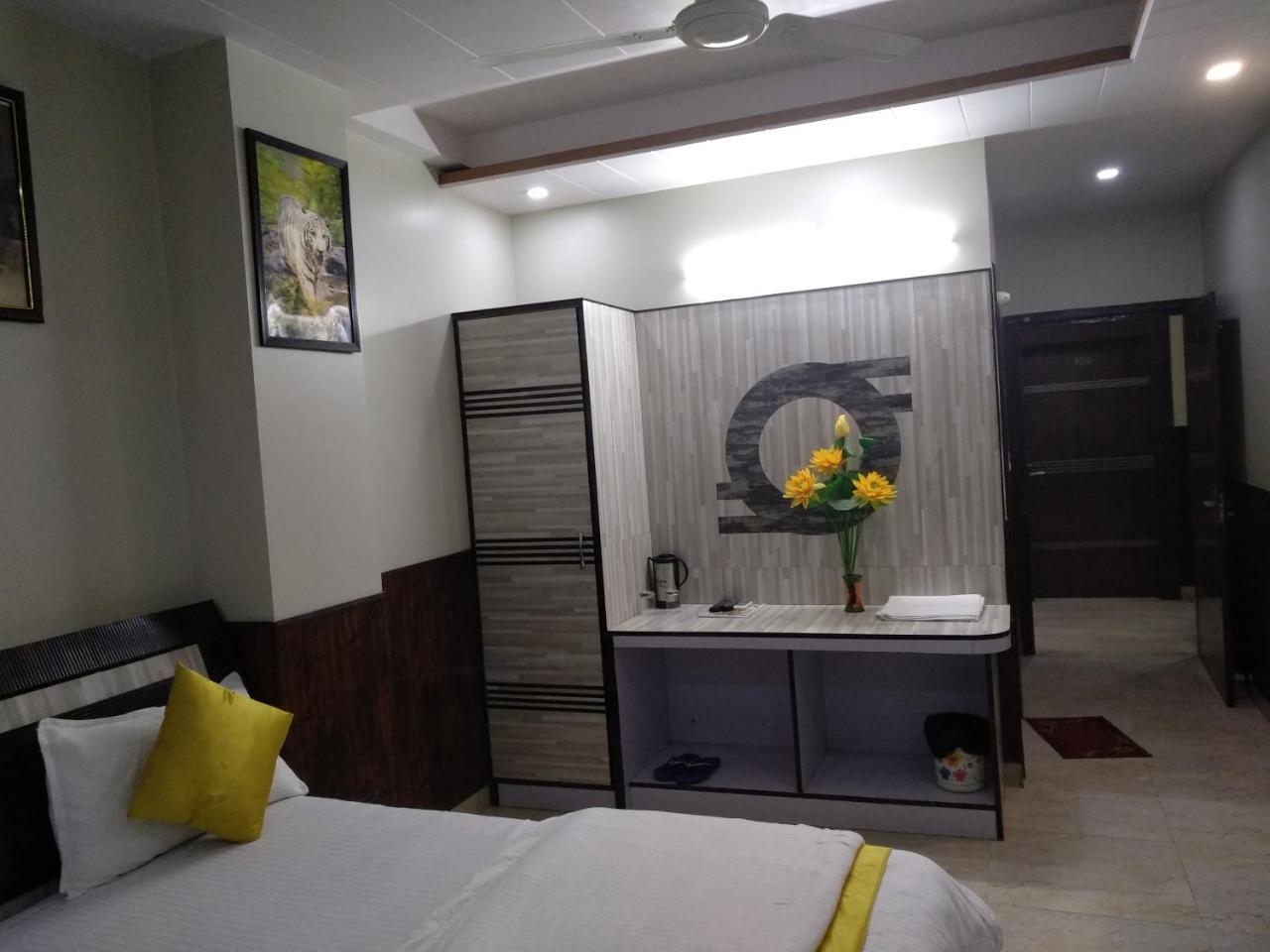 Hotel Rb Palace Dhaulpur Exterior photo